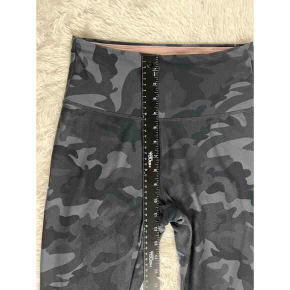 Camo Leggings Medium - Picture 5 of 8